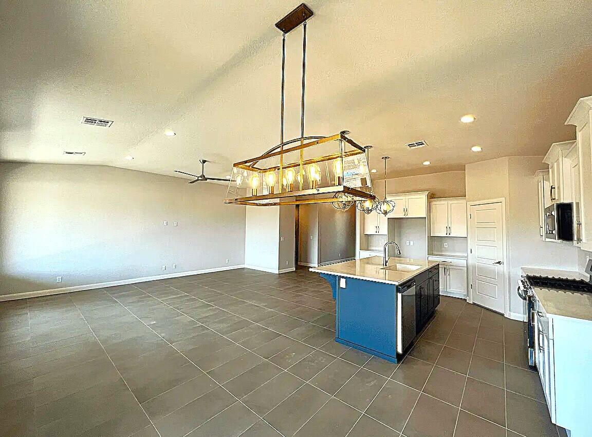 2715 W Trasimeno DR, St George, photo 9 of 22