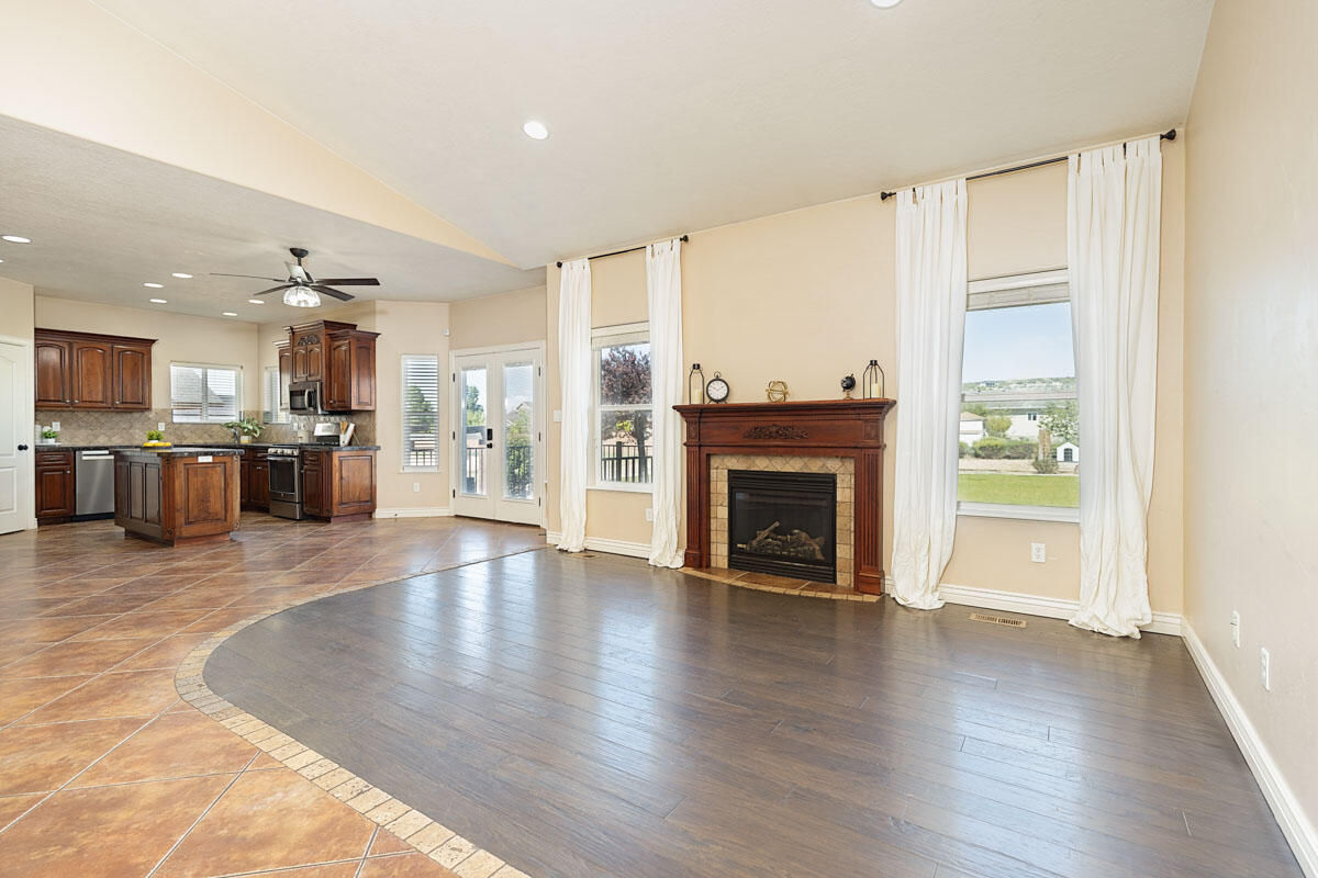 1073 S 4425 W, Cedar City, photo 4 of 40