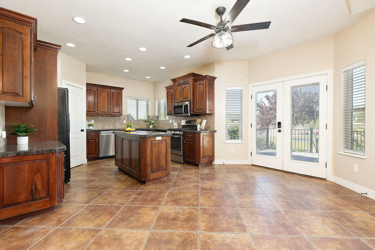 1073 S 4425 W, Cedar City, photo 6 of 40