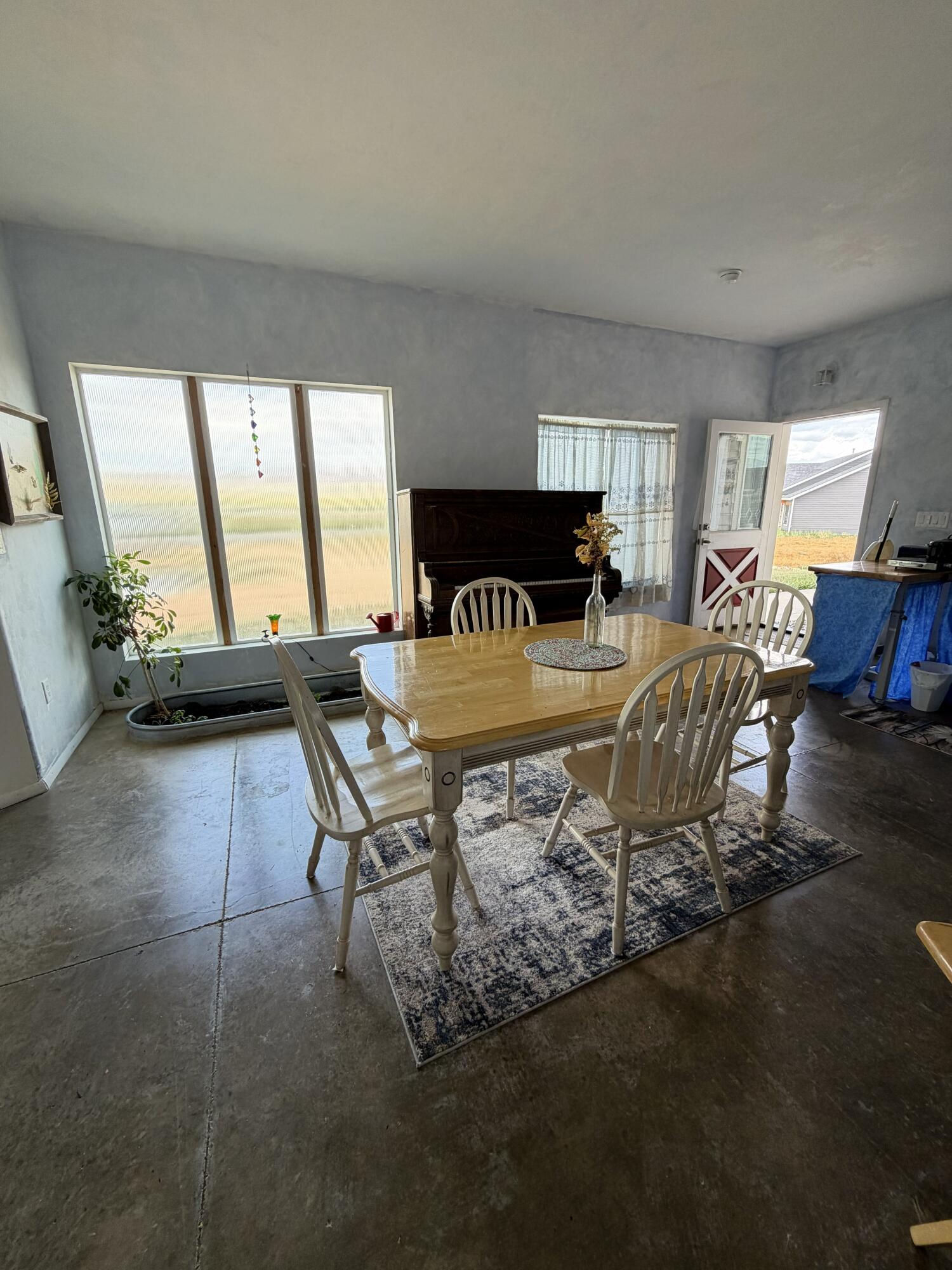 248 E 50 S, Tropic, photo 4 of 12