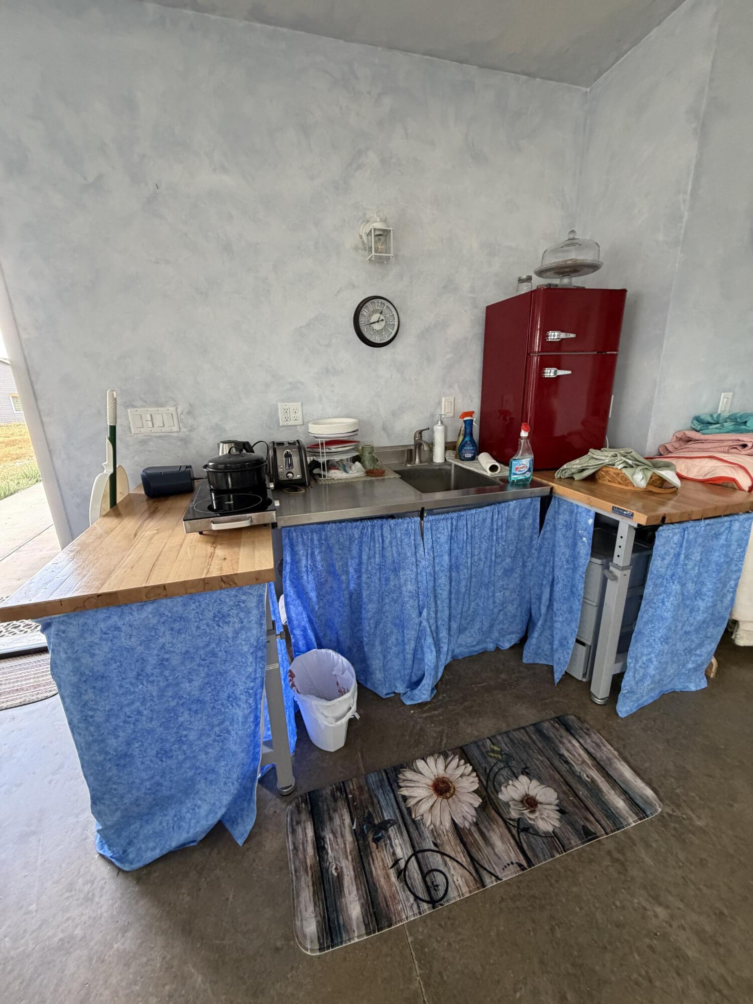 248 E 50 S, Tropic, photo 6 of 12