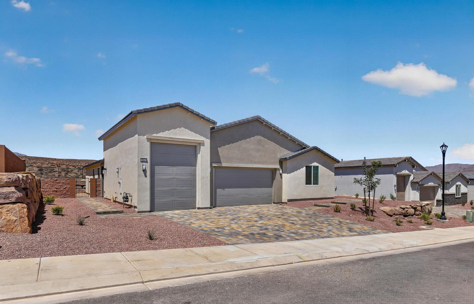 664 S Cecita Way, St George, photo 2 of 31