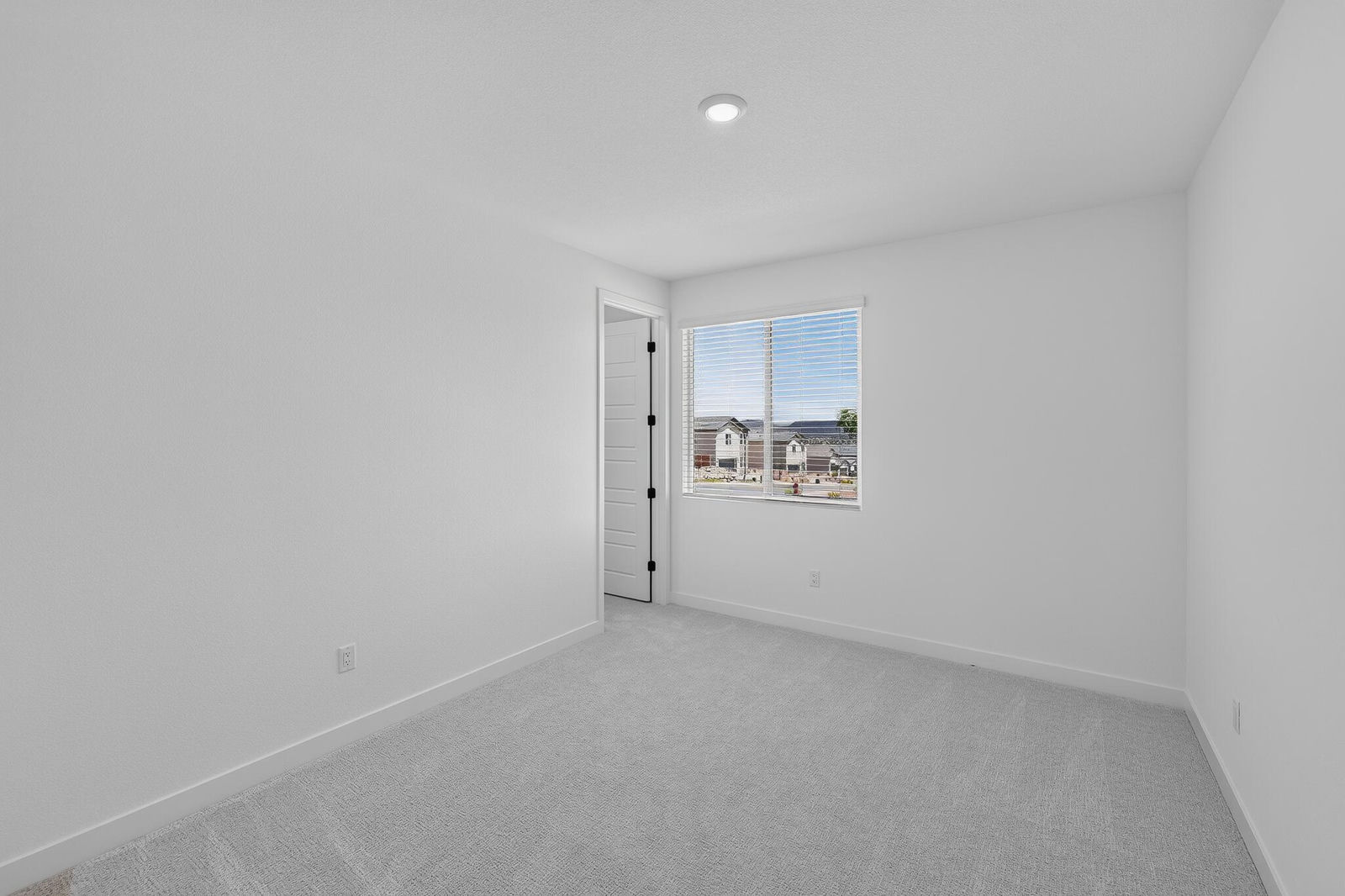 664 S Cecita Way, St George, photo 11 of 31