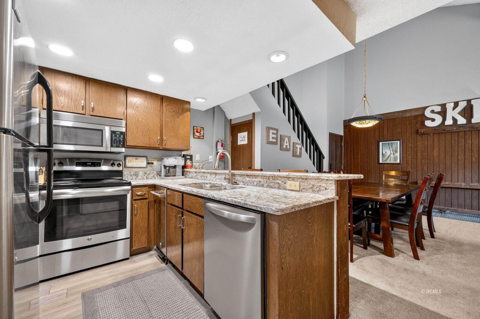 407 S Vasels RD, 28, Brian Head, photo 9 of 43