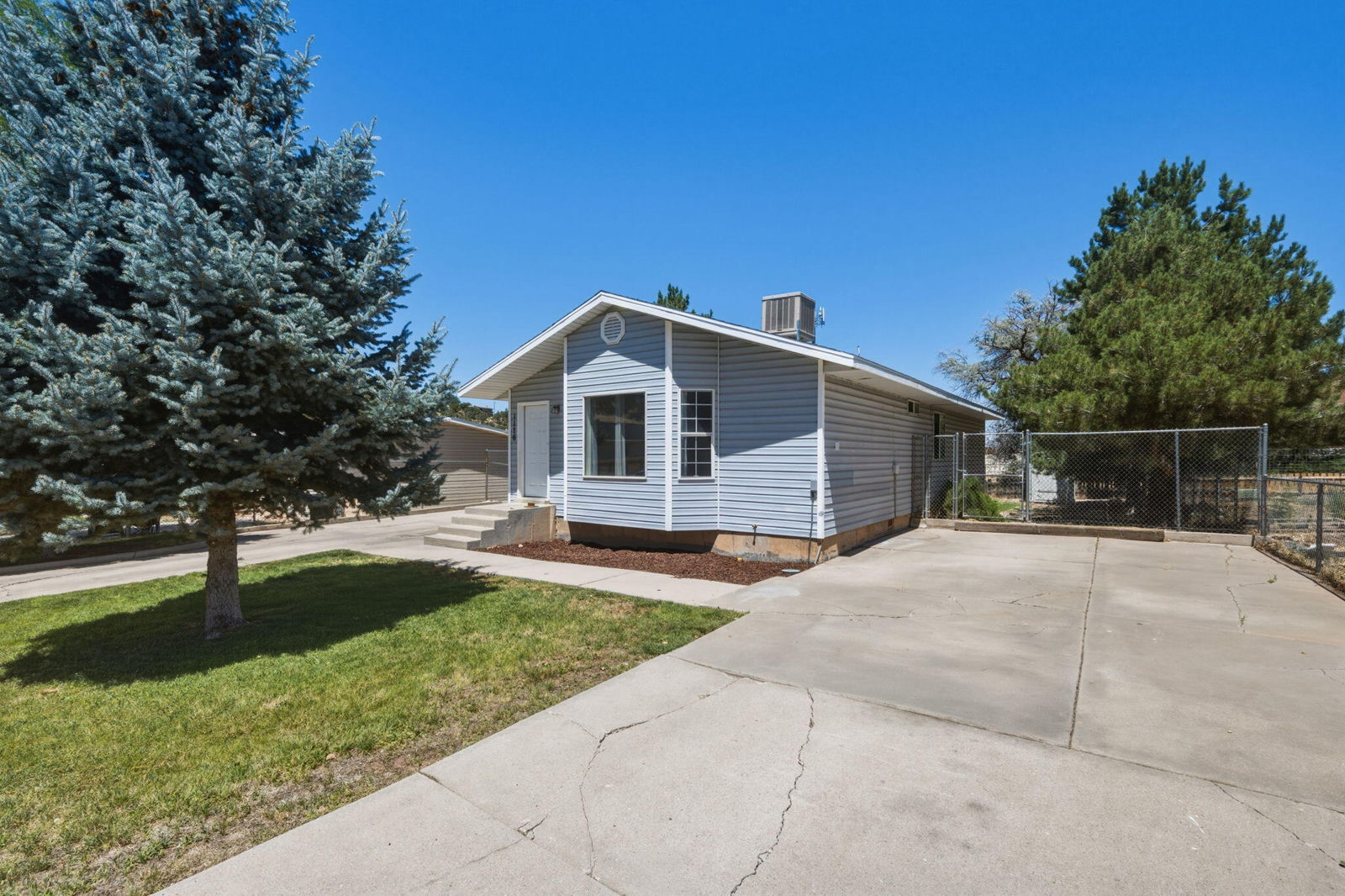 1176 W 425 S, Cedar City, photo 2 of 23
