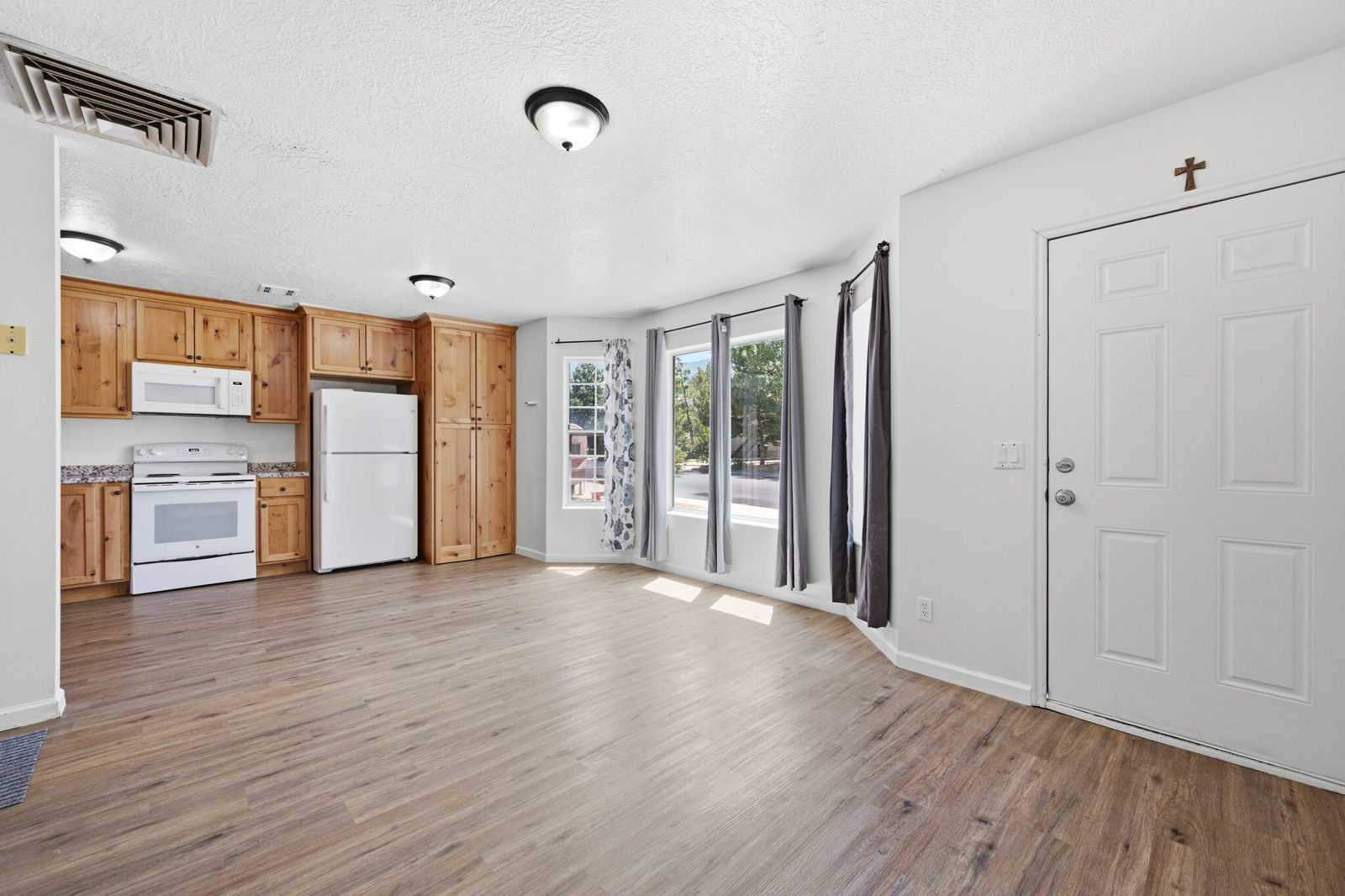 1176 W 425 S, Cedar City, photo 3 of 23