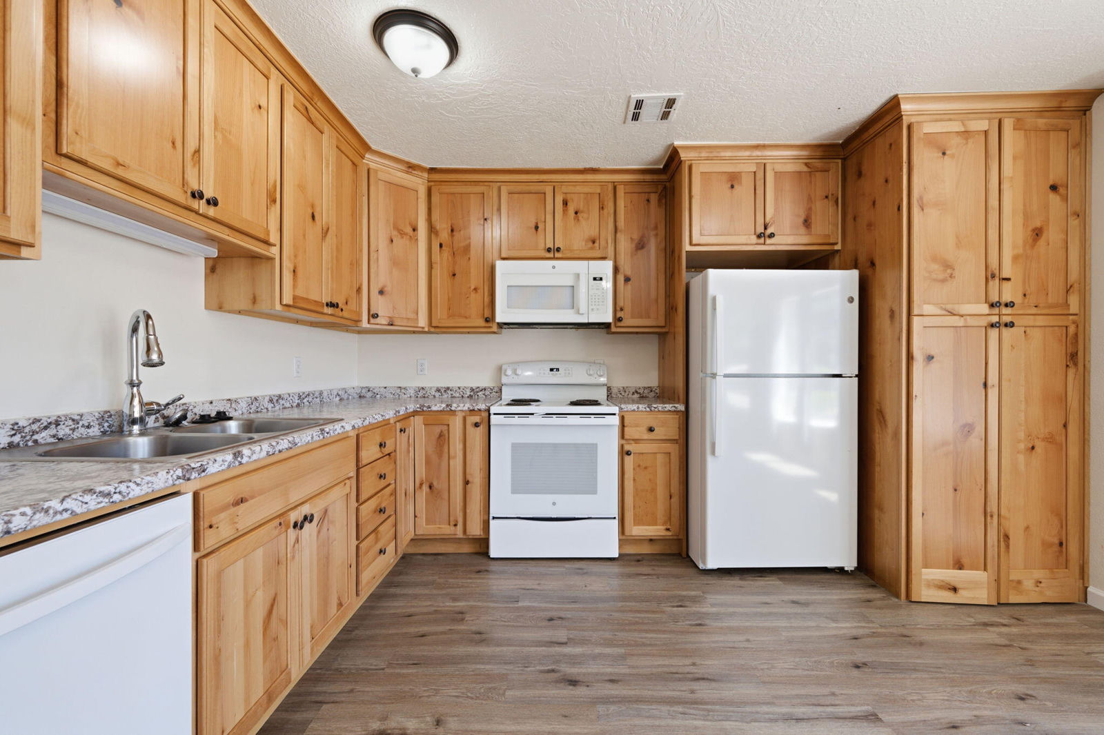 1176 W 425 S, Cedar City, photo 5 of 23