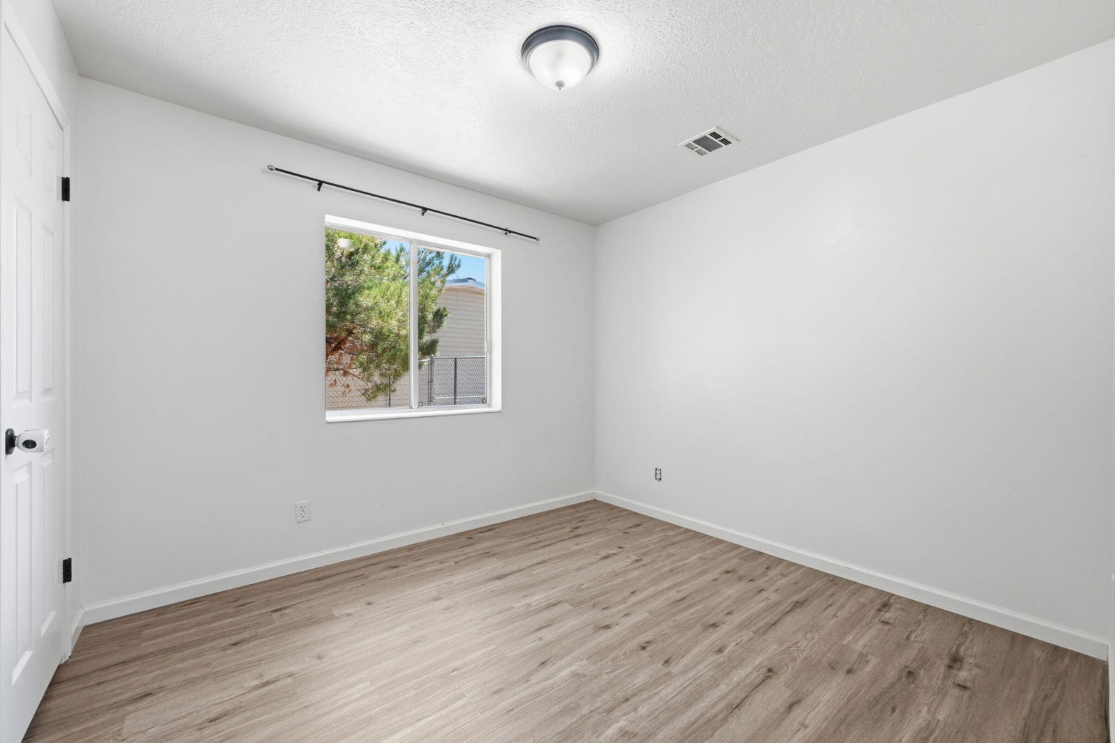 1176 W 425 S, Cedar City, photo 12 of 23