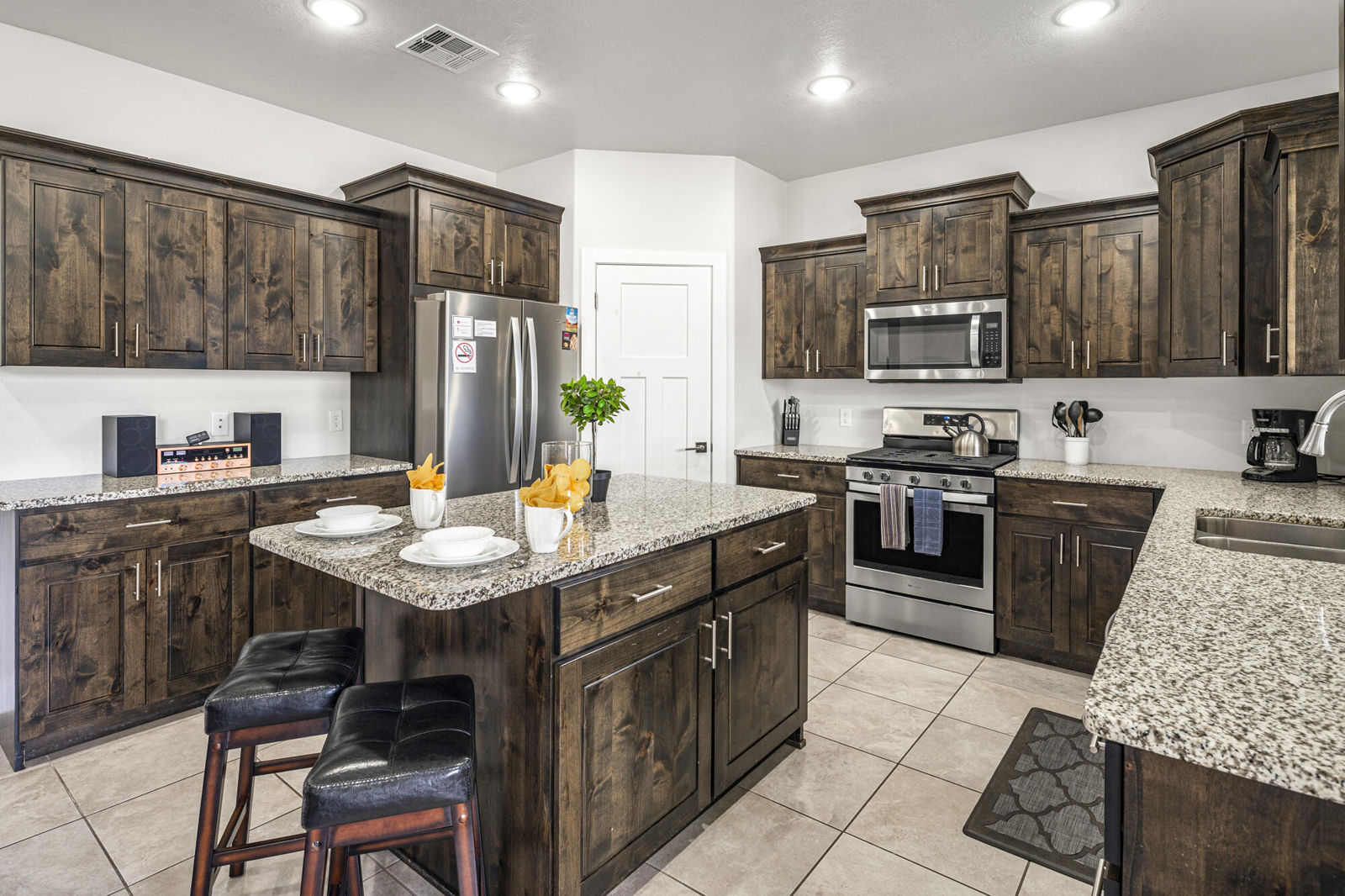 379 N Puerta DR, Washington, photo 13 of 66