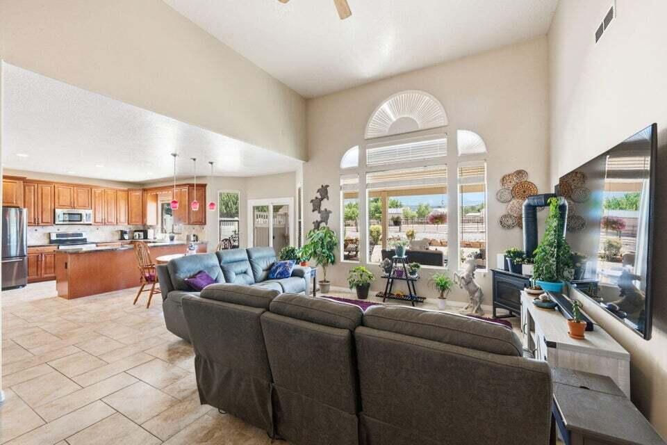 764 E Dammeron Valley DR W, Dammeron Valley, photo 6 of 44