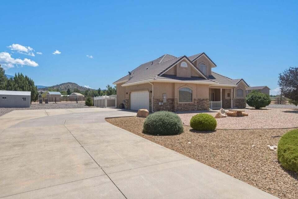 764 E Dammeron Valley DR W, Dammeron Valley, photo 27 of 44