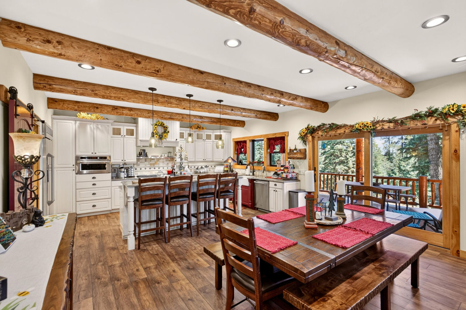 2995 N Smith and Wesson CIR, Duck Creek Village, photo 18 of 68