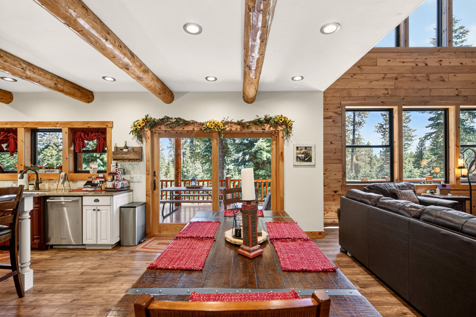 2995 N Smith and Wesson CIR, Duck Creek Village, photo 20 of 68
