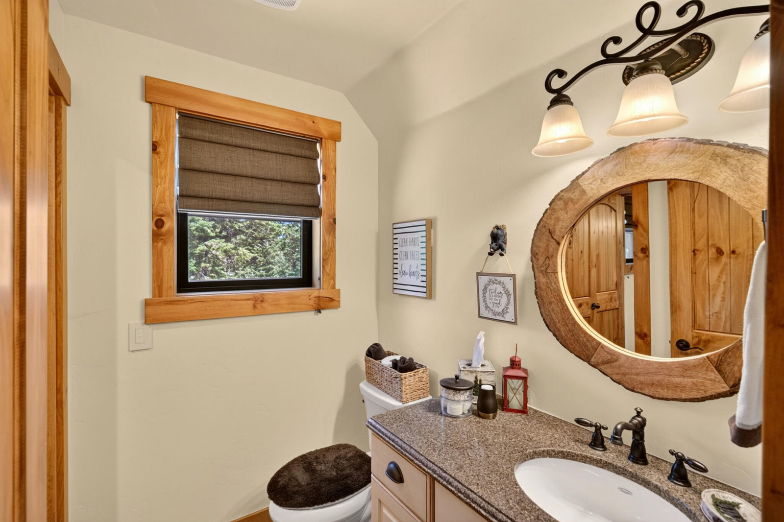 2995 N Smith and Wesson CIR, Duck Creek Village, photo 42 of 68
