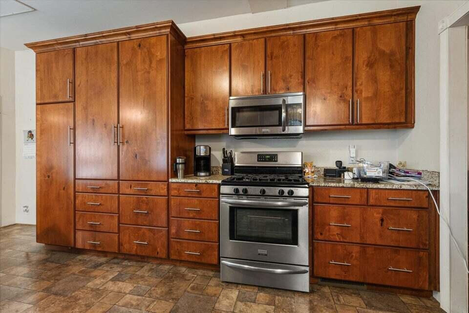 230 S 475 E, Enterprise, photo 8 of 36