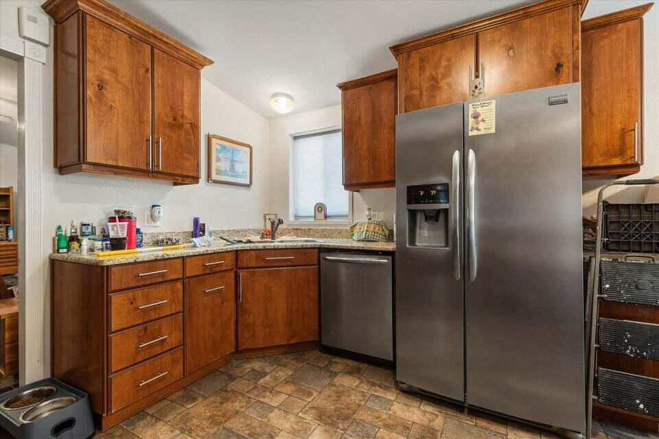 230 S 475 E, Enterprise, photo 9 of 36