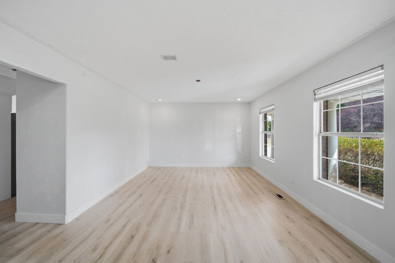 885 N Horsemans Park DR, Dammeron Valley, photo 6 of 74