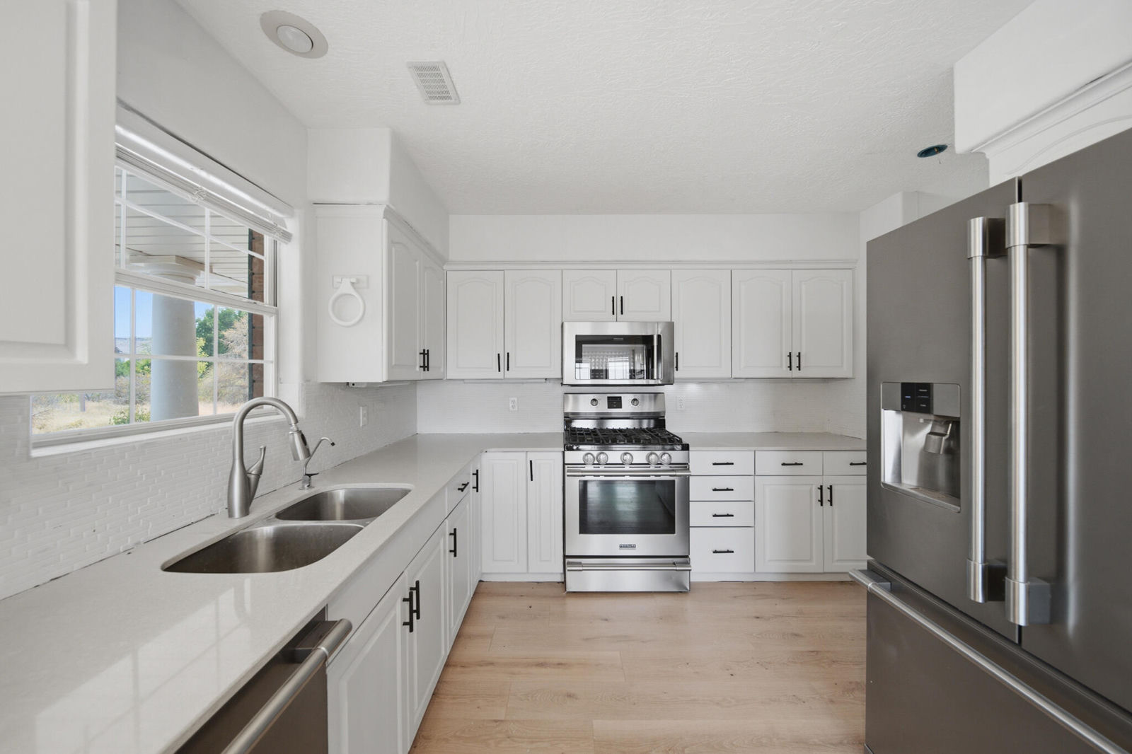 885 N Horsemans Park DR, Dammeron Valley, photo 12 of 74