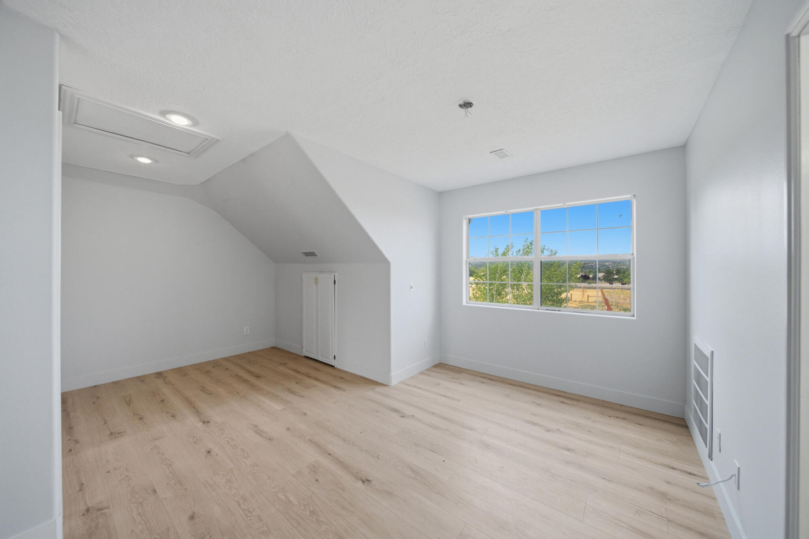 885 N Horsemans Park DR, Dammeron Valley, photo 34 of 74