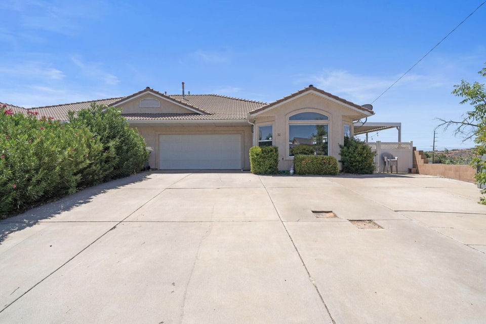 2056 E Middleton DR, 32, St George