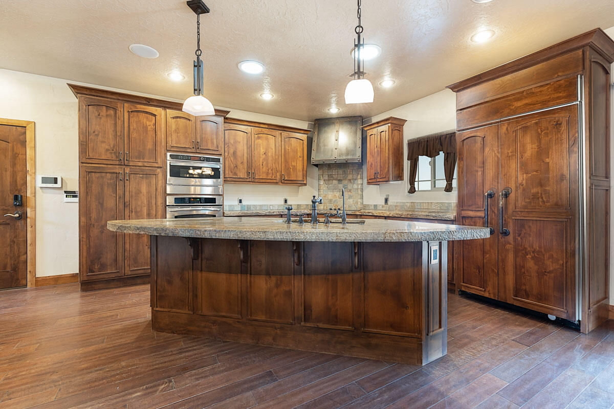 2240 N Maplewood LN, Cedar City, photo 9 of 52