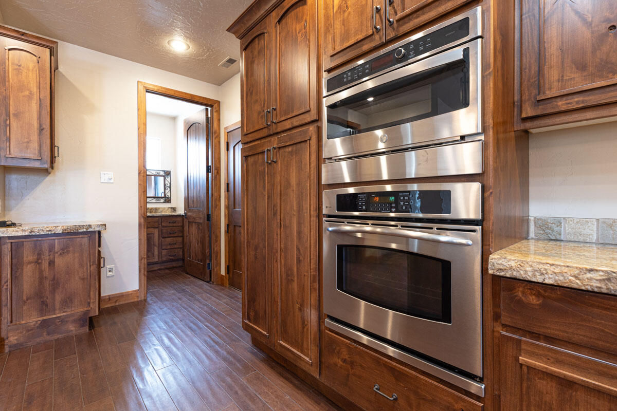 2240 N Maplewood LN, Cedar City, photo 11 of 52