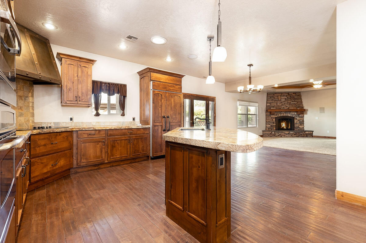 2240 N Maplewood LN, Cedar City, photo 12 of 52