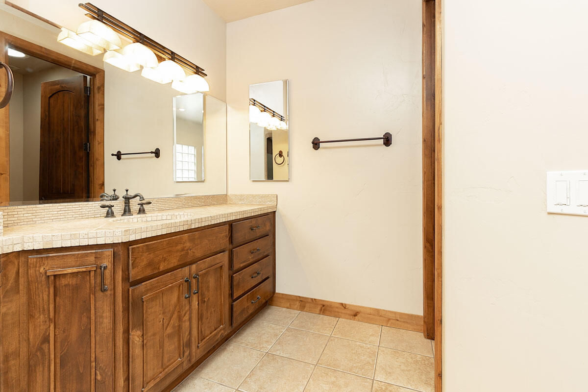 2240 N Maplewood LN, Cedar City, photo 23 of 52