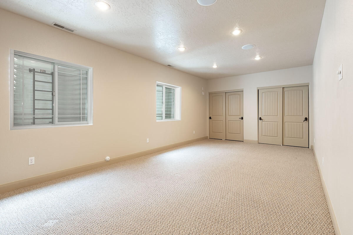 2240 N Maplewood LN, Cedar City, photo 37 of 52