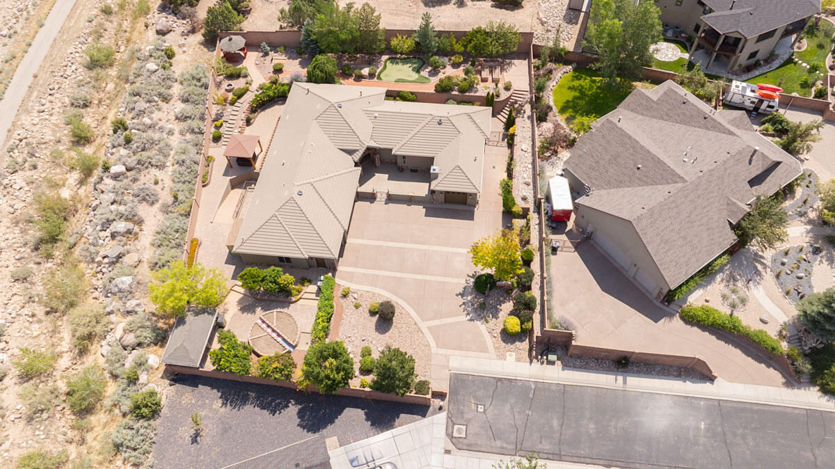 2240 N Maplewood LN, Cedar City, photo 5 of 52