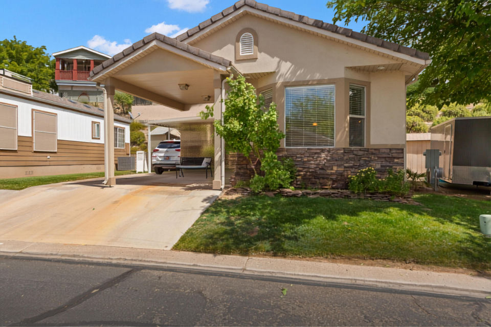 107 Overlook LN, Hurricane