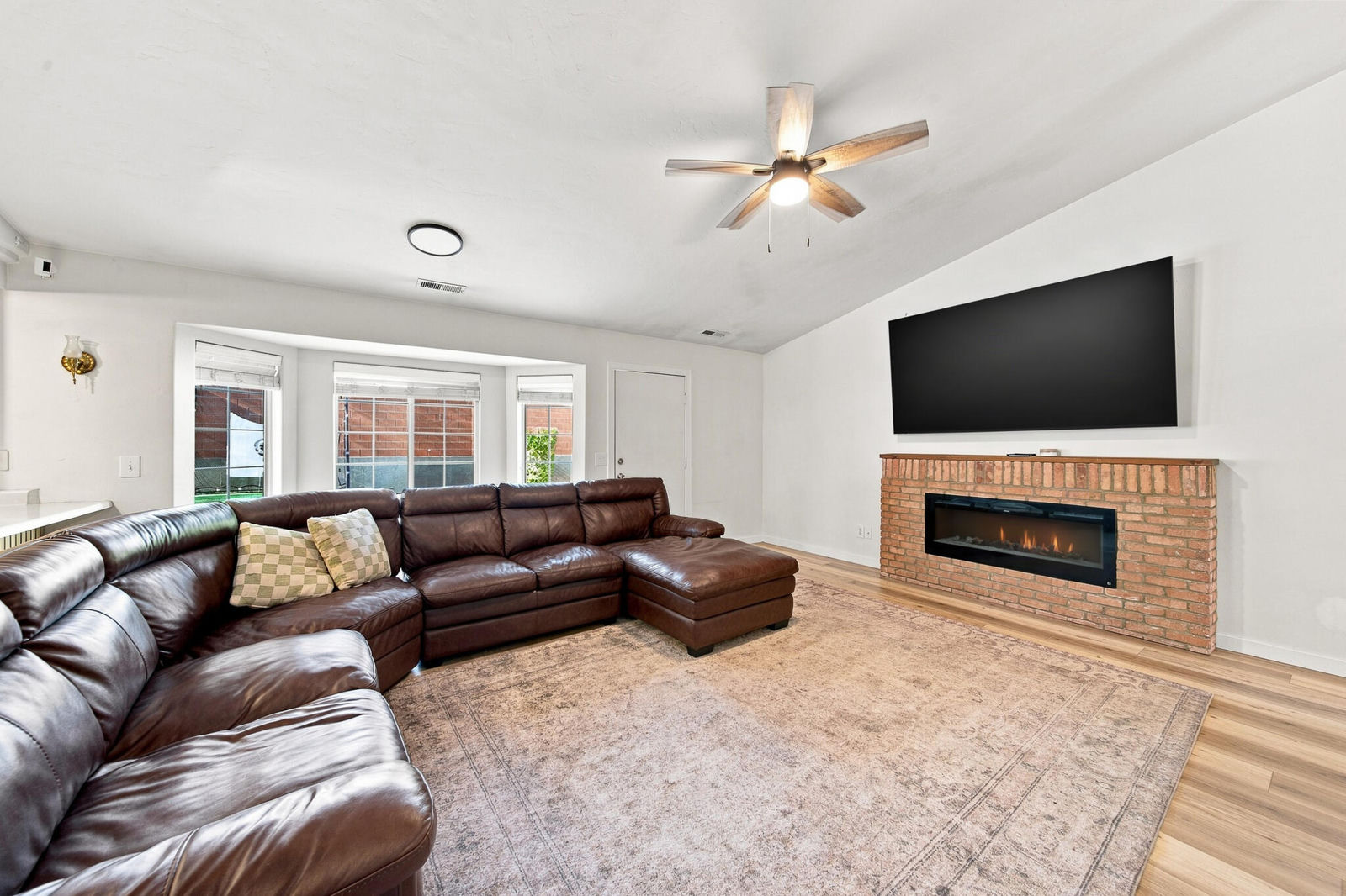 2277 E 350 N, St George, photo 16 of 43