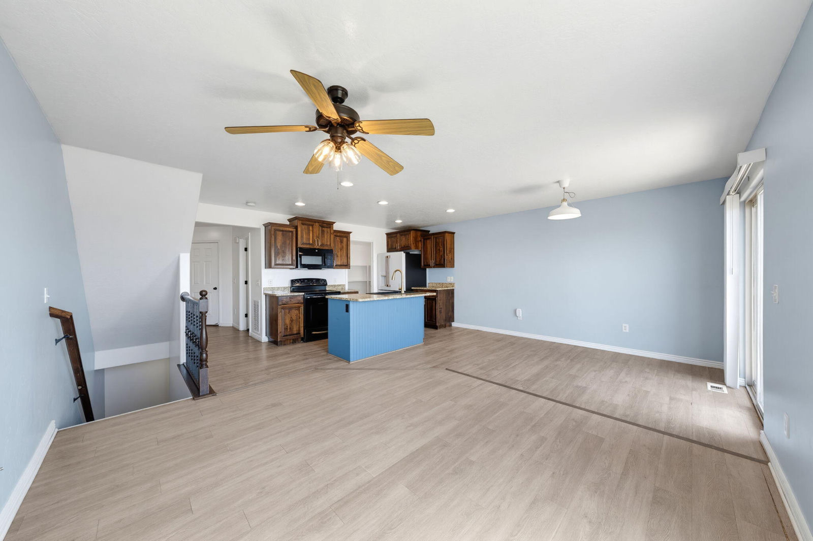 1000 E Bluff View DR, 94, Washington, photo 6 of 54