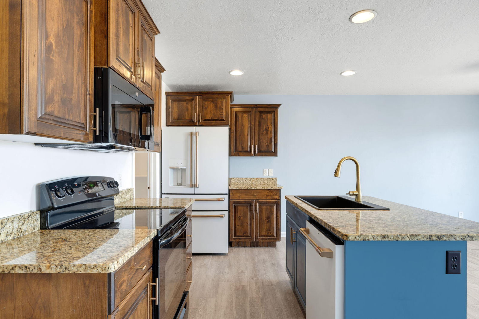 1000 E Bluff View DR, 94, Washington, photo 9 of 54