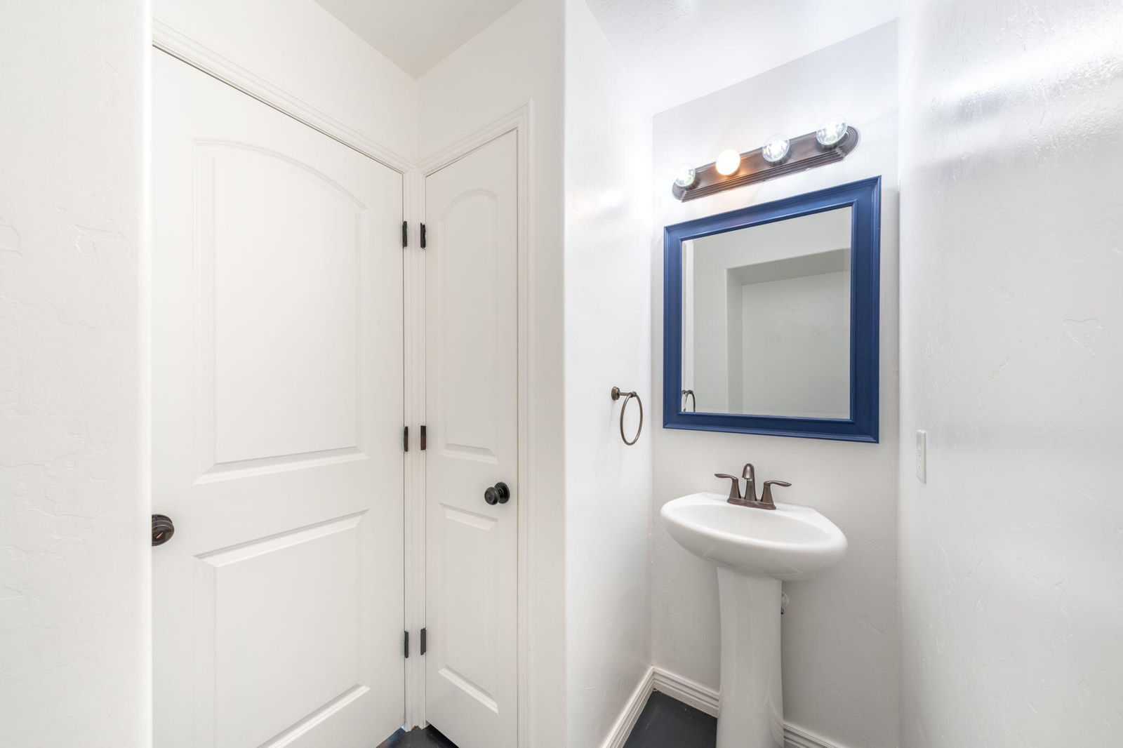 1000 E Bluff View DR, 94, Washington, photo 13 of 54