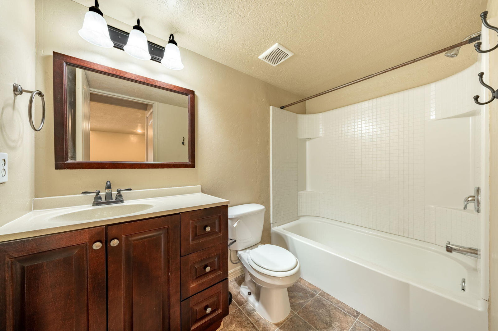 1000 E Bluff View DR, 94, Washington, photo 33 of 54
