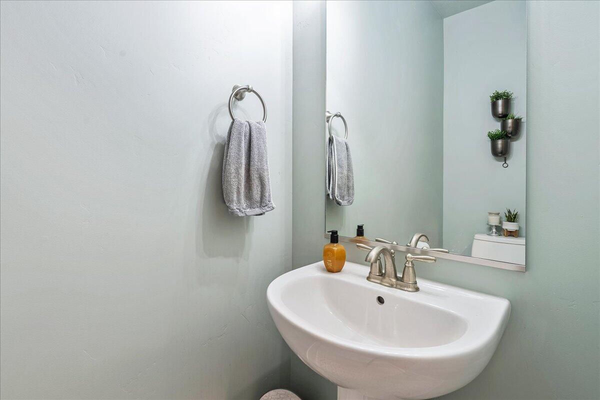 2052 W Phillips ST, Kaysville, photo 16 of 33
