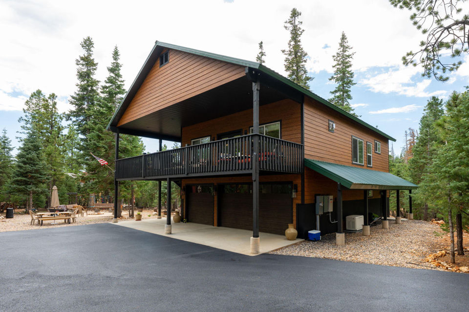 290 Porcupine DR, Duck Creek Village, photo 3