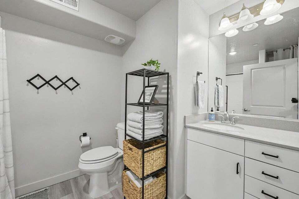 1167 E Telegraph ST, A101, Washington, photo 12 of 20