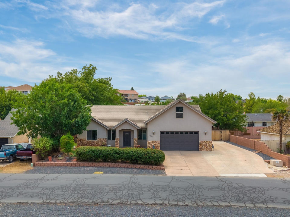 1632 E Evergreen DR, St George, photo 2