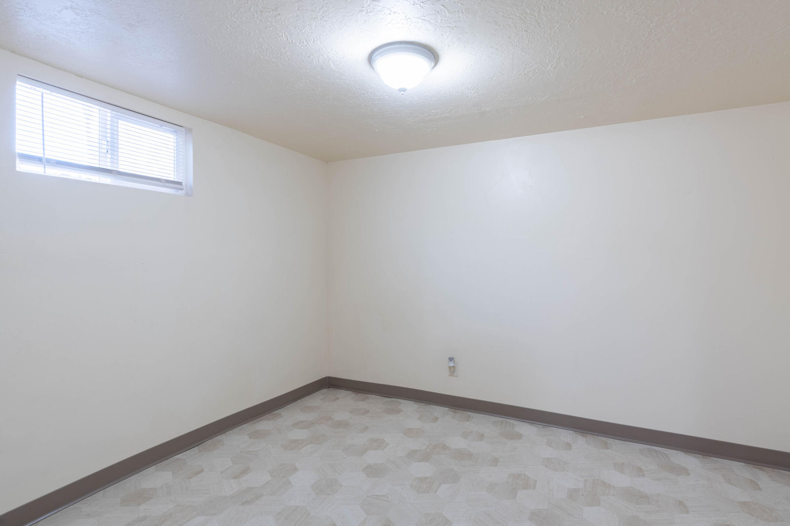 71 N 800 W, Cedar City, photo 18 of 18