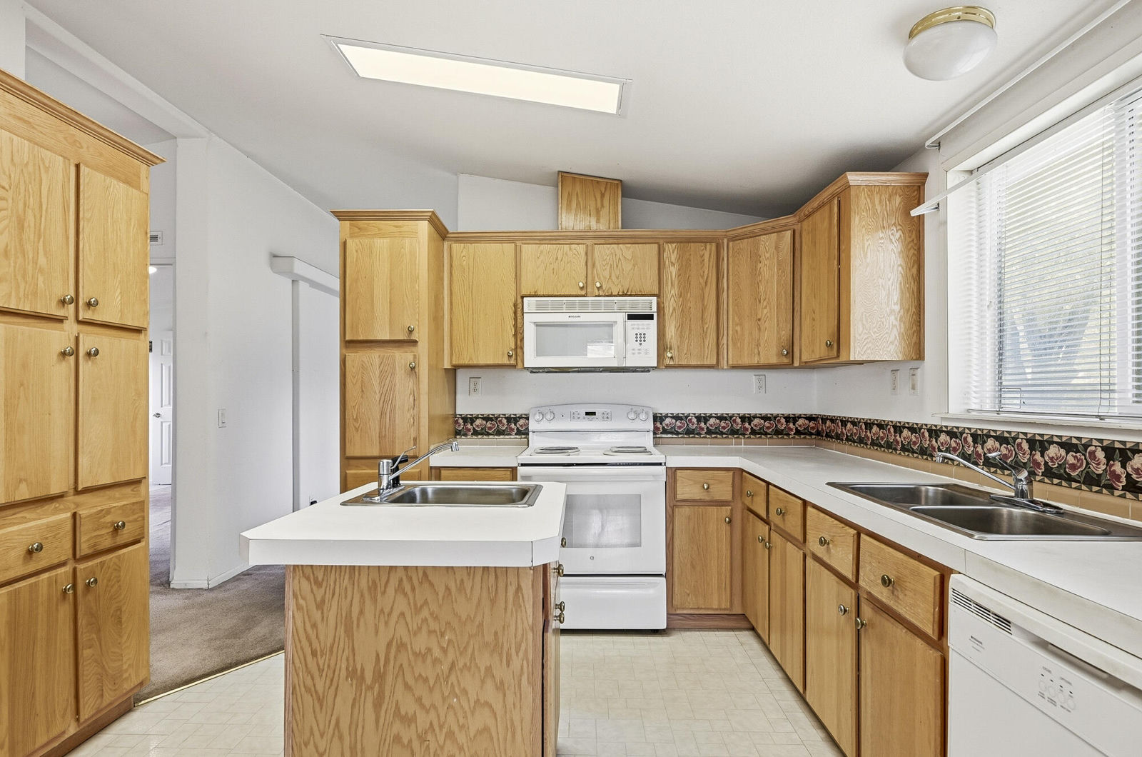 1703 E Old Mill RD, Enoch, photo 10 of 46