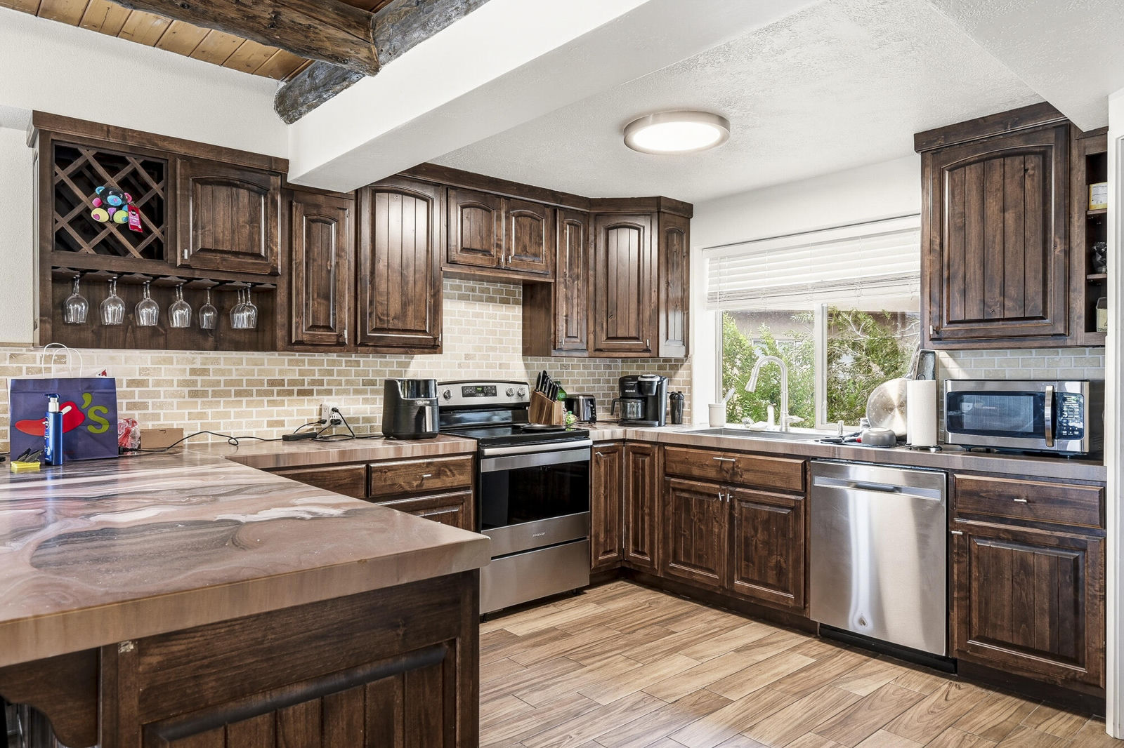 450 Hillside Place, Cedar City, photo 9 of 47