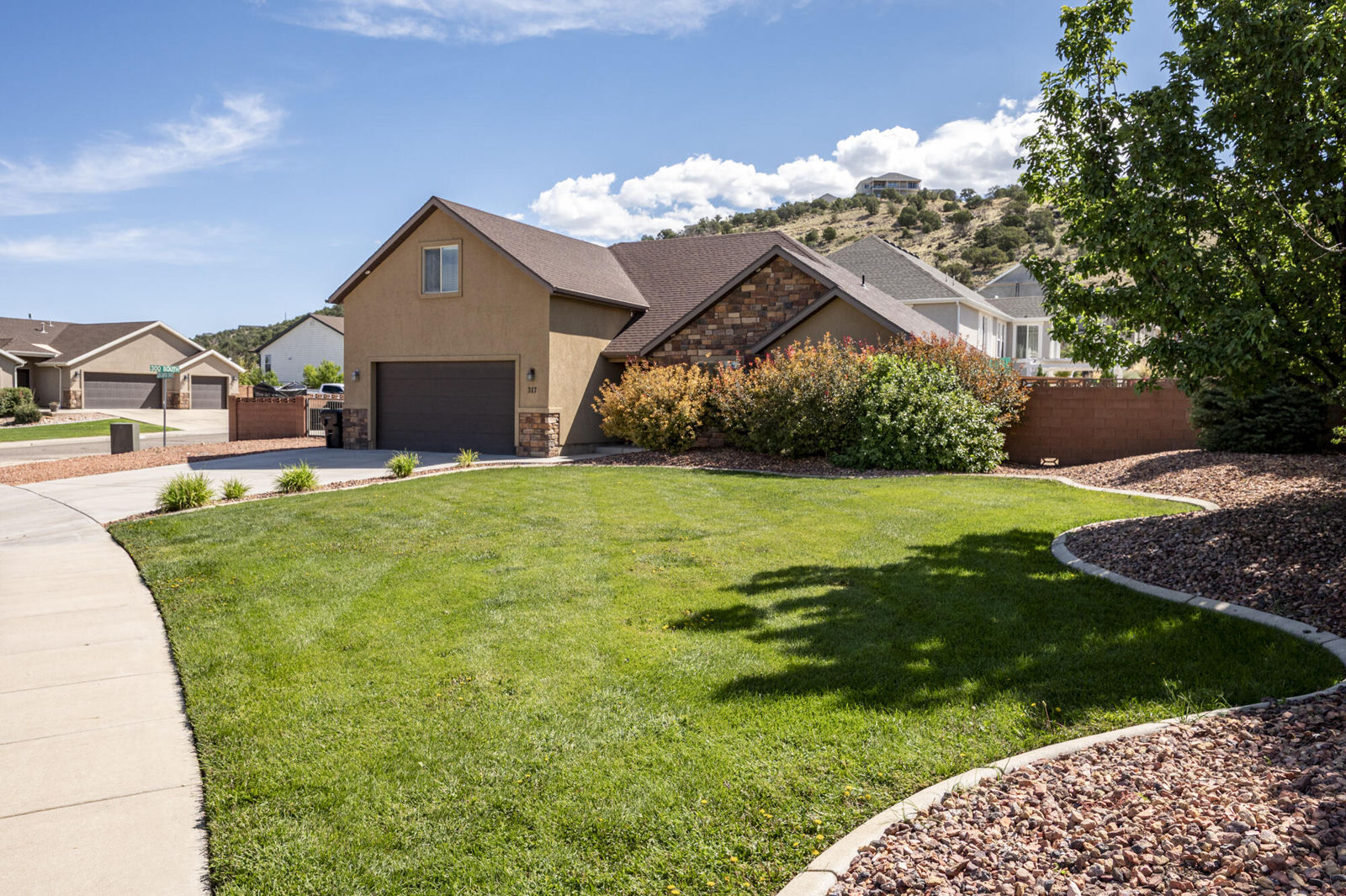 317 S Glen Canyon DR, Cedar City, photo 2 of 47