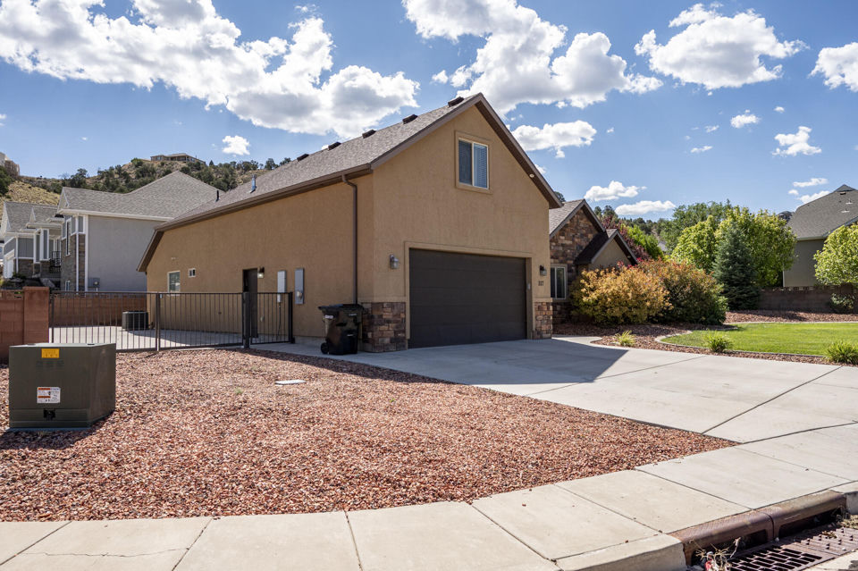 317 S Glen Canyon DR, Cedar City, photo 3