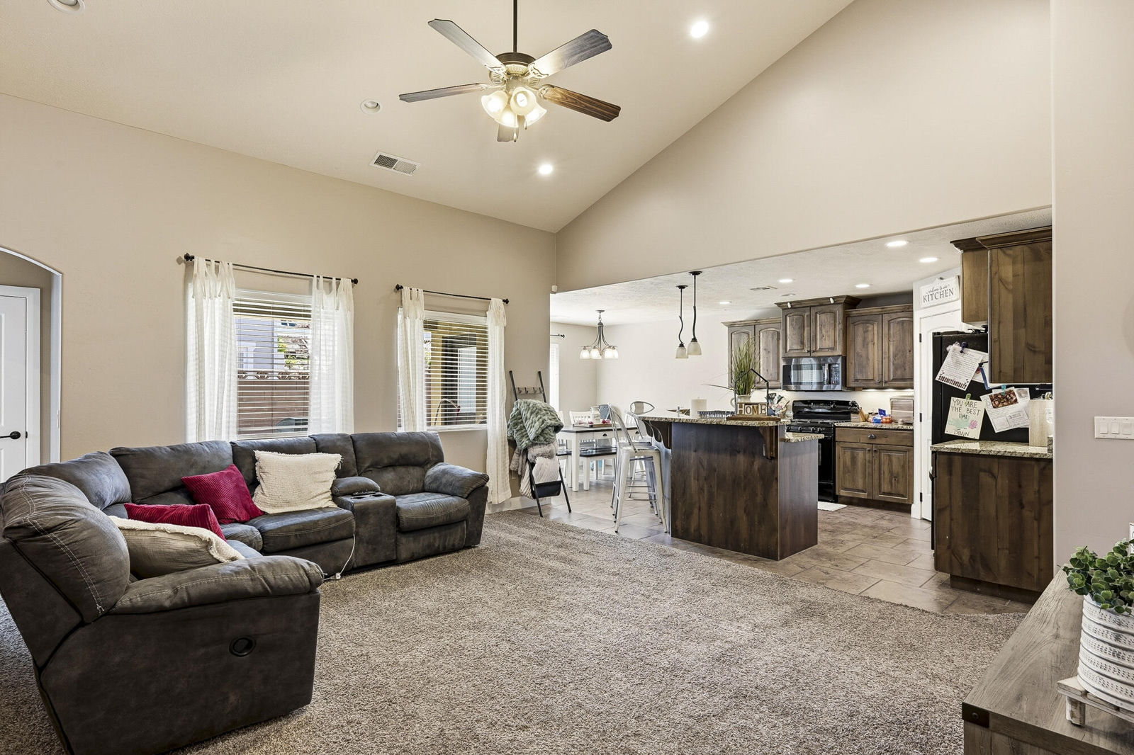 317 S Glen Canyon DR, Cedar City, photo 6 of 47