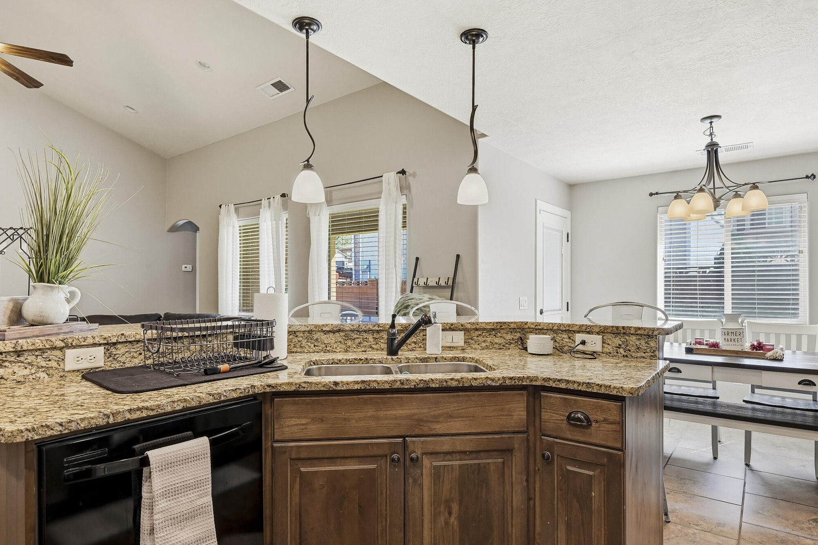 317 S Glen Canyon DR, Cedar City, photo 13 of 47