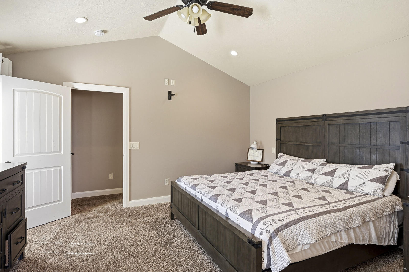 317 S Glen Canyon DR, Cedar City, photo 16 of 47
