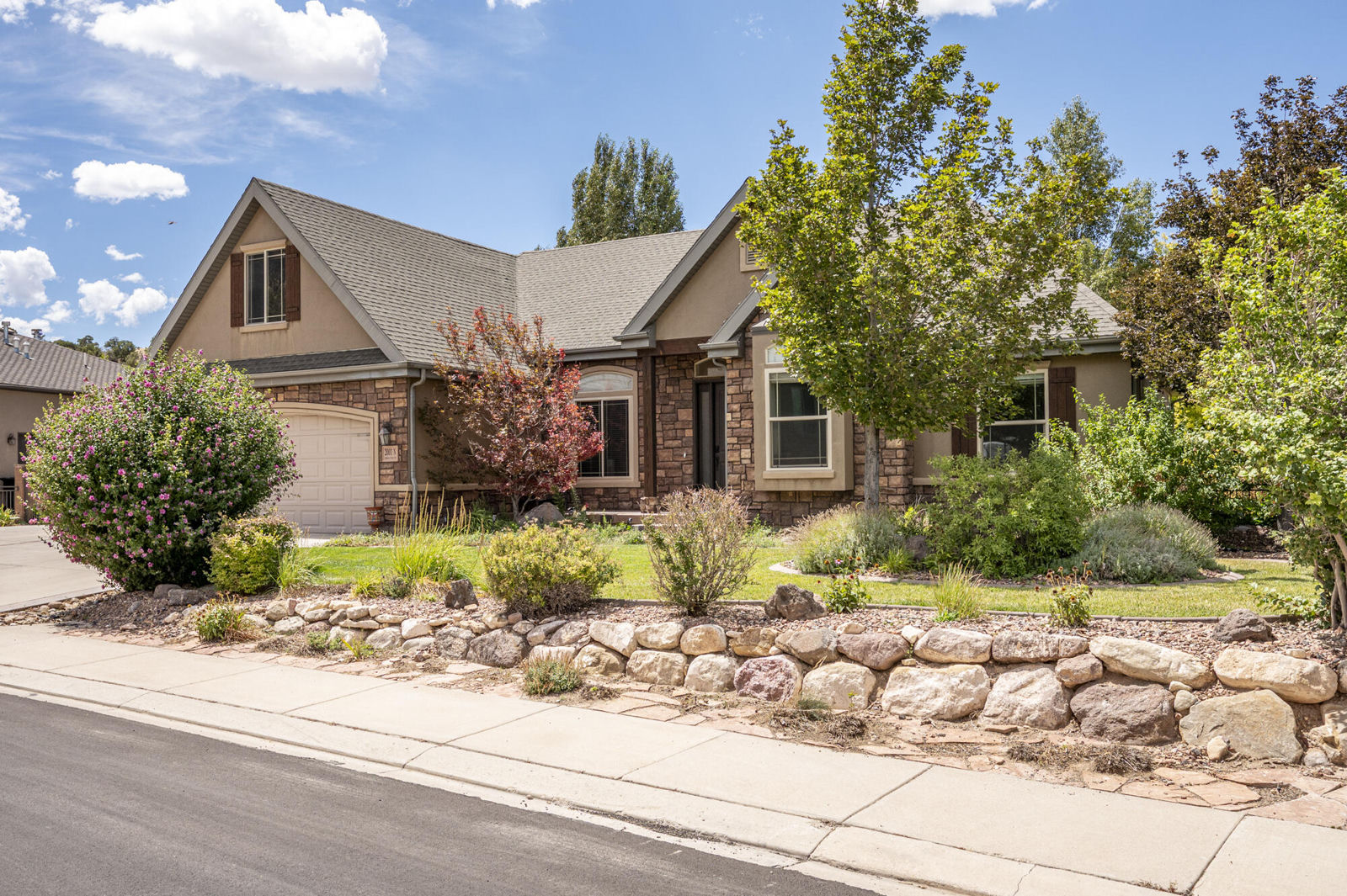 2001 N Ashdown Forest RD, Cedar City, photo 1