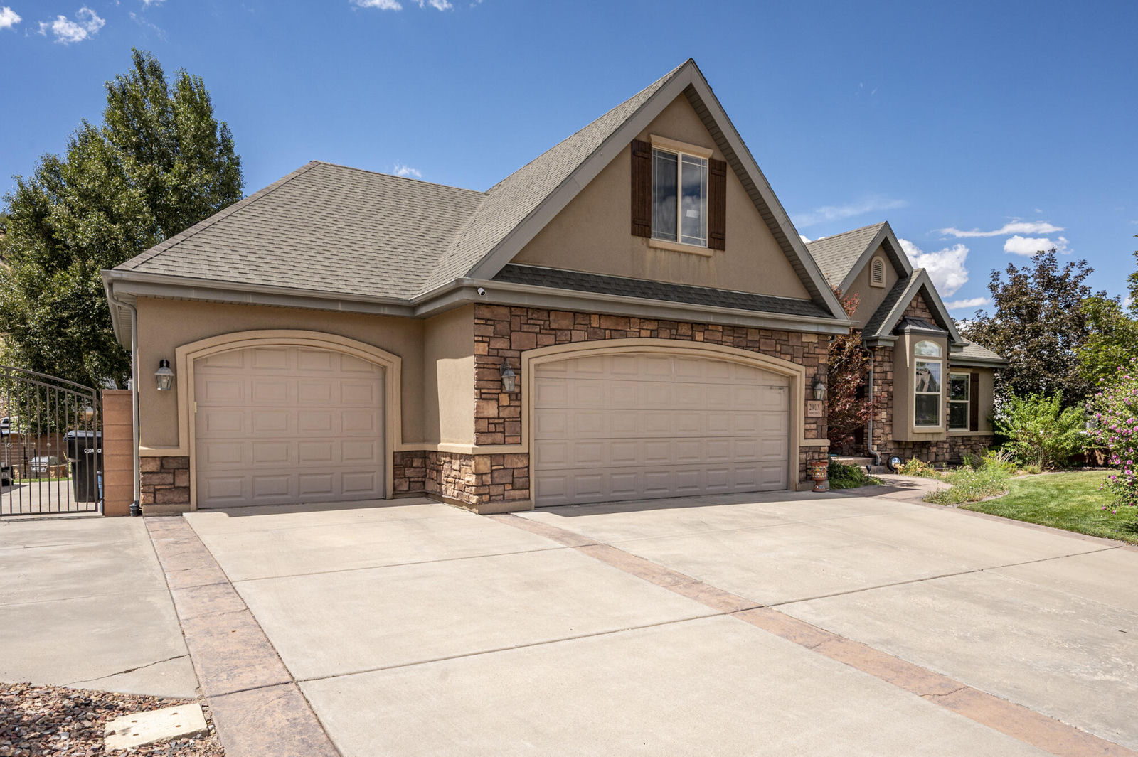 2001 N Ashdown Forest RD, Cedar City, photo 4 of 86